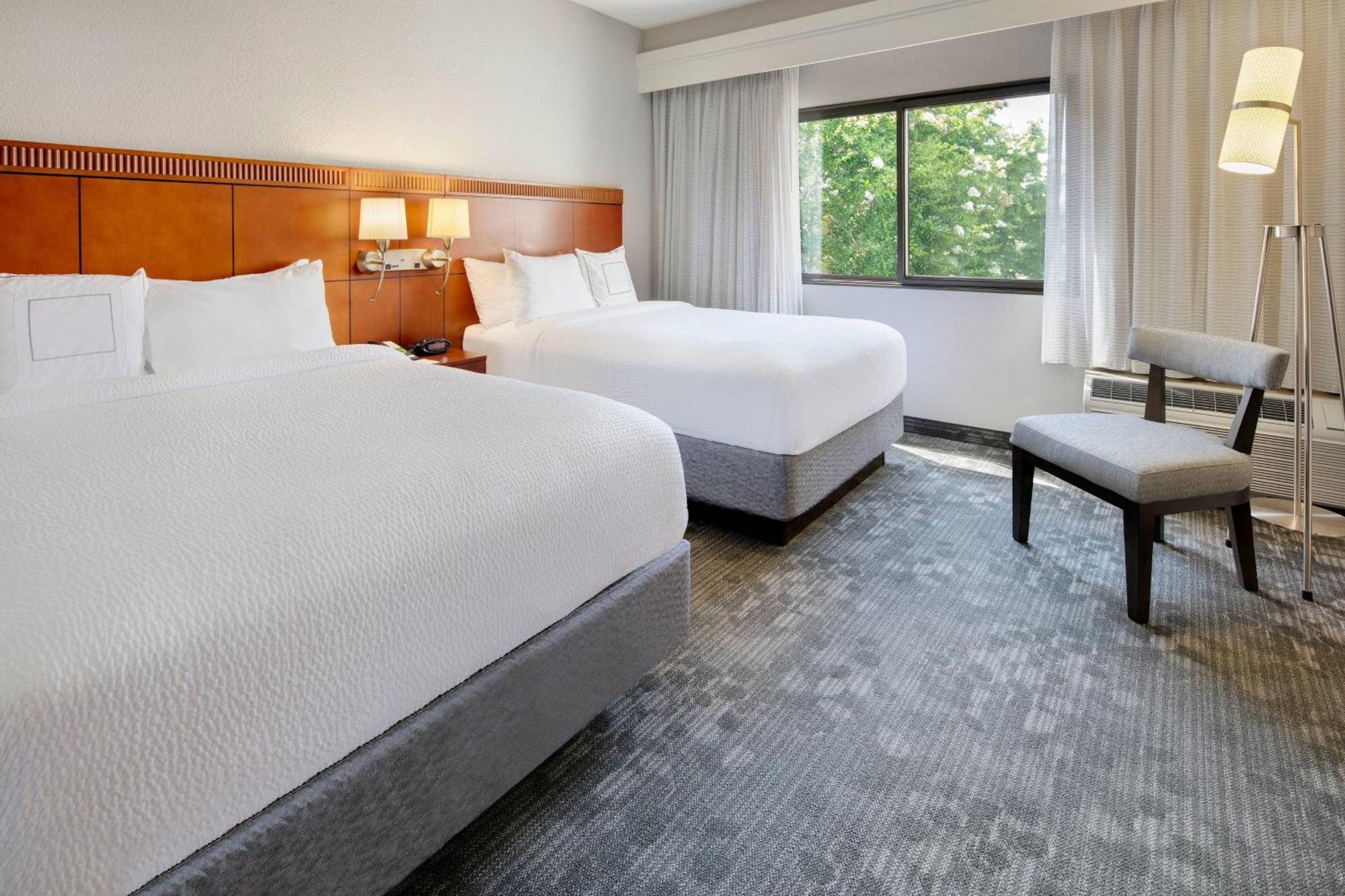 Courtyard Atlanta Norcross/peachtree Corners 3*